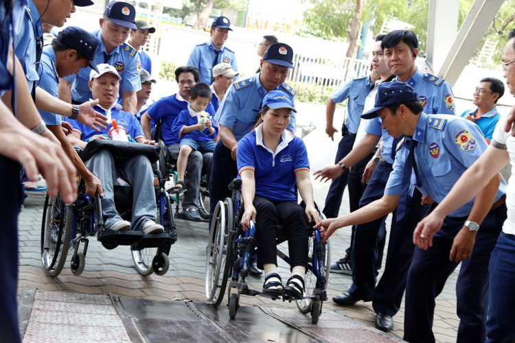 Sacombank ân cần đón tiếp người khuyết tật tham gia chương trình