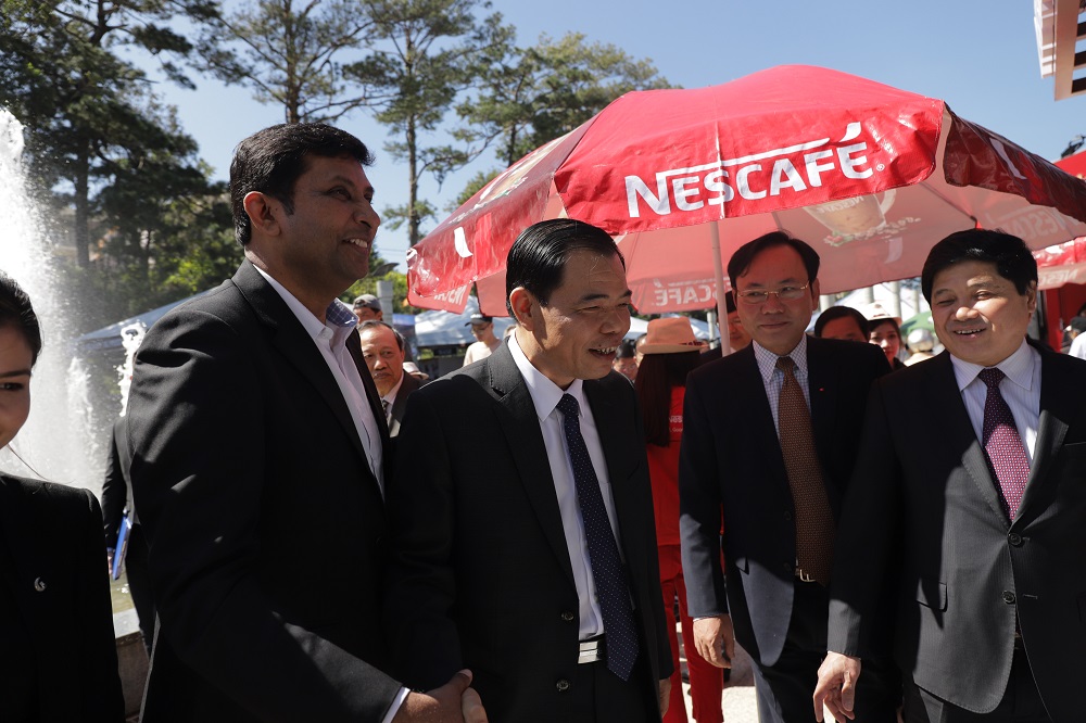 Lãnh đạo cấp cao của Bộ Nông nghiệp và Phát triển nông thôn, tỉnh Lâm Đồng và Nestle Việt Nam tại không gian văn hóa cà phê Việt Nam