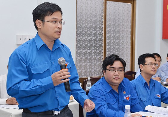 Giám đốc Trung tâm phát triển Khoa học & Công nghệ Trẻ TPHCM Đoàn Kim Thành phát biểu về việc thu hút nhân tài. Ảnh: Việt Dũng