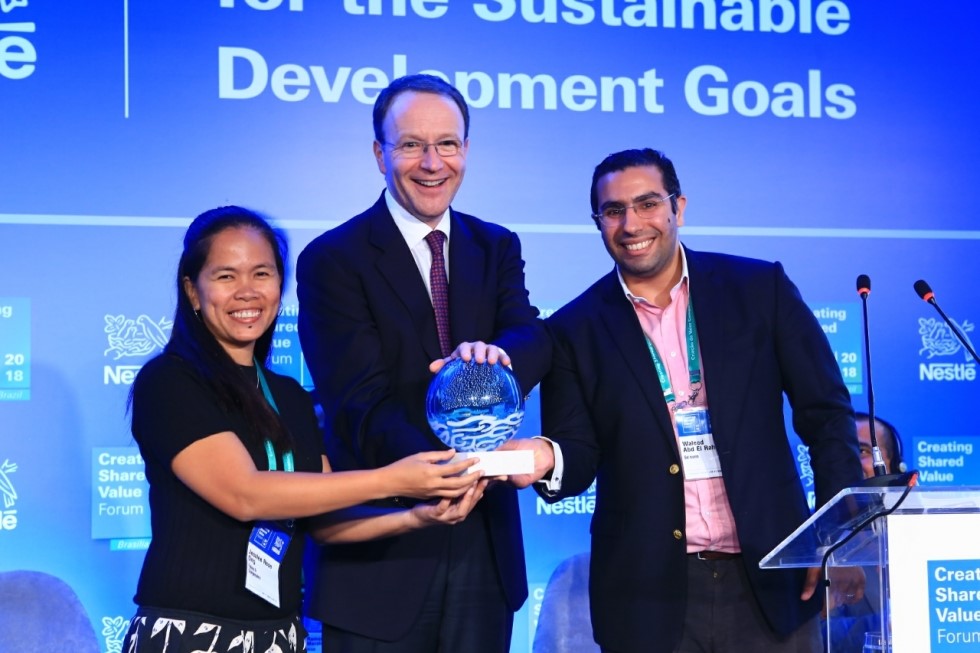 Giám đốc điều hành Tập đoàn Nestlé toàn cầu ông Mark Schneider đã trao giải thưởng cho những đơn vị trúng giải tại Diễn đàn tạo giá trị chung tổ chức tại thủ đô Brasilia của Brazil vào ngày 17/3 vừa qua. 