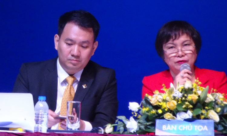 Sau 29 năm hình thành phát triển, PNJ chỉ duy nhất bà Dung ở ghế Chủ tịch HĐQT kiêm Tổng Giám đốc nhưng từ ngày 21/4, công ty đã bổ nhiệm ông Lê Trí Thông giữ chức Tổng Giám đốc.