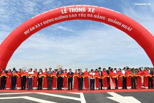 Lễ thông xe dự án xây dựng đường cao tốc Đà Nẵng - Quảng Ngãi. Ảnh VGP/Quang Hiếu    
