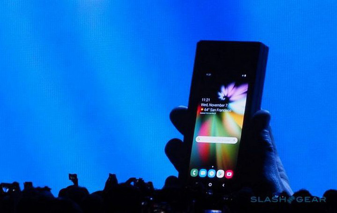 Smartphone màn hình gập của Samsung đã hé lộ lần đầu tiên tại sự kiện SDC 2018
