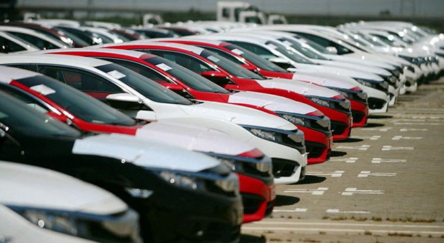 Nguồn cung xe nhập khẩu dồi dào hơn đang giúp thị trường ô tô trở về quỹ đạo bình thường.    
