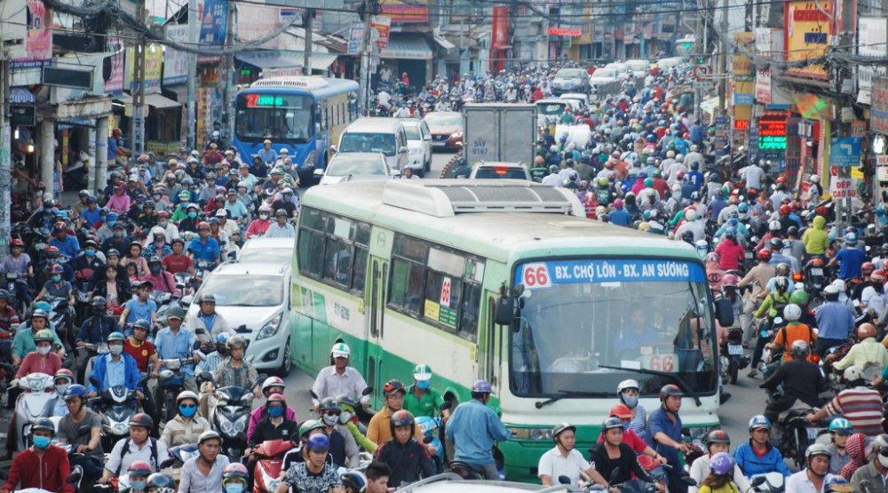 Nút cổ chai đường Trường Chinh, quận Tân Phú, TP.HCM trở thành điểm nghẽn xe “kinh niên”.    