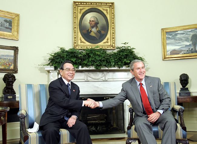 Nguyên Thủ tướng Phan Văn Khải trong chuyến thăm Hoa Kỳ năm 2005. (Ảnh: IT)    