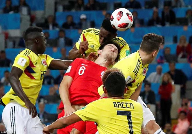 Vắng tay săn bàn James Rodriguez, Colombia vẫn đủ sức đưa trận đấu trở về vạch xuất phát, trong những phút bù giờ bằng cú đánh đầu trái phá của Mina    