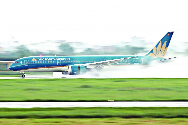 Việc quá tải ở hai sân bay lớn nhất Việt Nam là Nội Bài và Tân Sơn Nhất đã ảnh hưởng đến giờ cất cánh và hạ cánh của tất cả hãng máy bay trong và ngoài nước có đường bay đến đây. ( Ảnh: Yêu Máy Bay).
