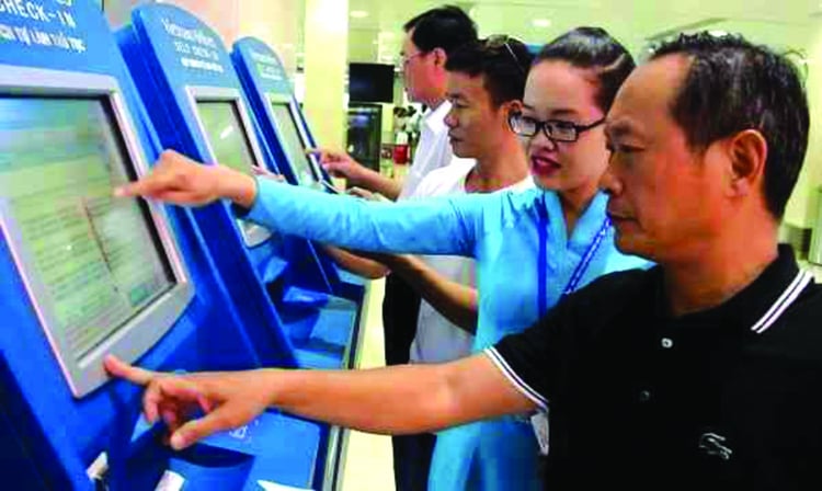 Các hãng hàng không Việt Nam đang cố gắng cải thiện tỷ lệ đúng giờ của mình lắp đặt các quầy thủ tục tự động tại các sân bay Tân Sơn Nhất, Nội Bài và Đà Nẵng. (Ảnh: eBay).