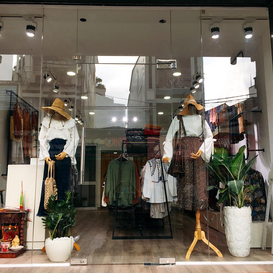Vintage nhưng vẫn trẻ trung là đặc trưng của cửa hàng Retro & Vintage