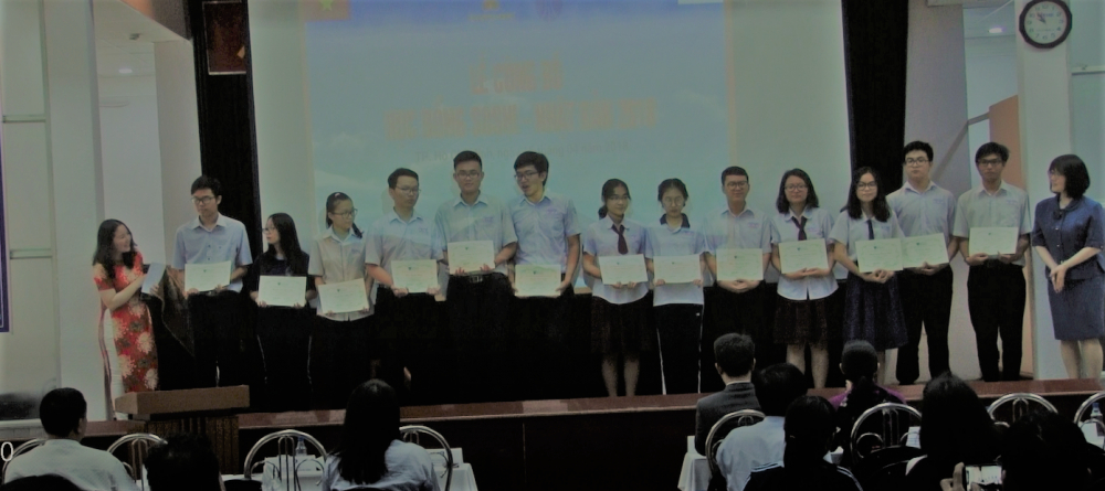 Những học sinh nhận được học bổng của Tập đoàn Giáo dục Atlantic