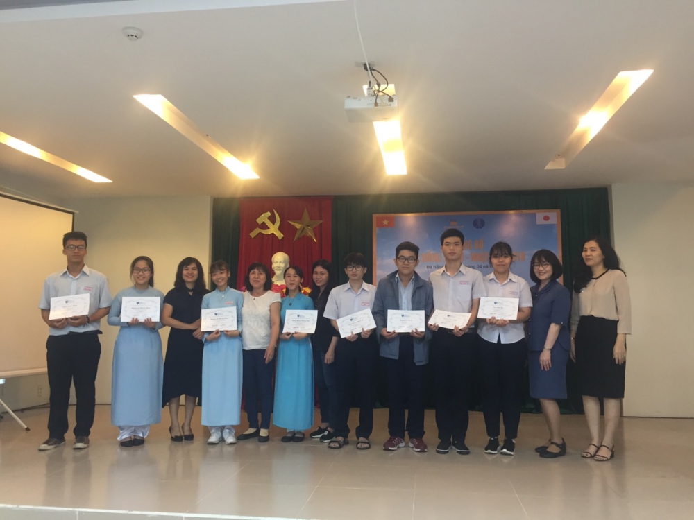 Tập đoàn Soshi trao 8 suất học bổng 50% cho học sinh các trường THPT Đà Nẵng