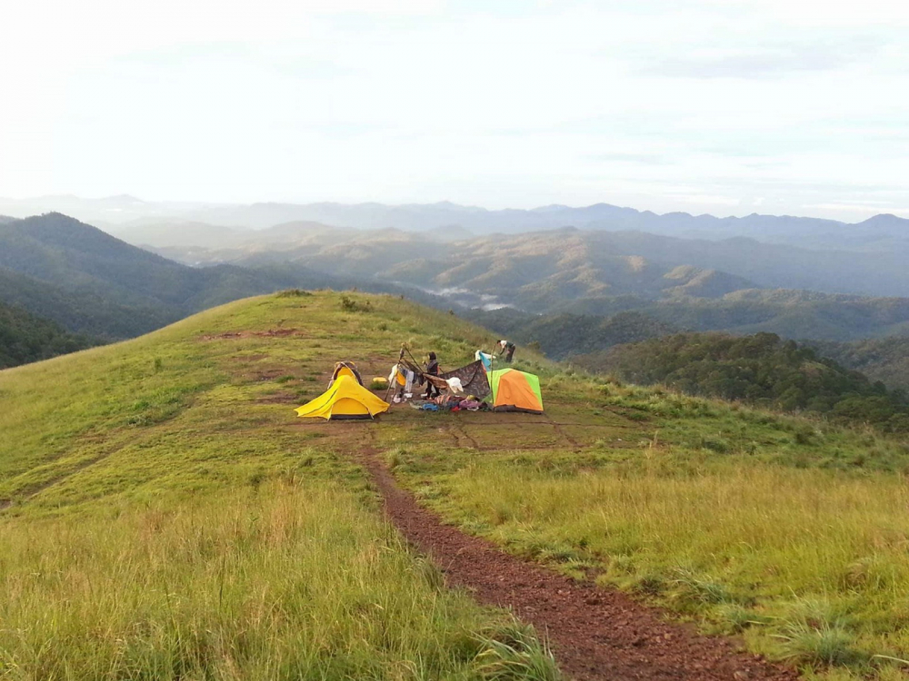Cắm trại trên đỉnh Tà Năng-Phan Dũng (nguồn: Yến Nguyễn)