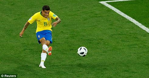 Cú cứ lòng tuyệt mĩ của Coutinho Các cầu thủ Brazil ăn mừng bàn thắng mở tỉ số    