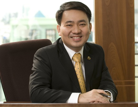 Ông Lê Trí Thông, người từng làm cấp phó của cựu Tổng Giám đốc ngân hàng Đông Á Trần Phương Bình, nay làm Giám đốc PNJ của bà Cao Thị Ngọc Dung