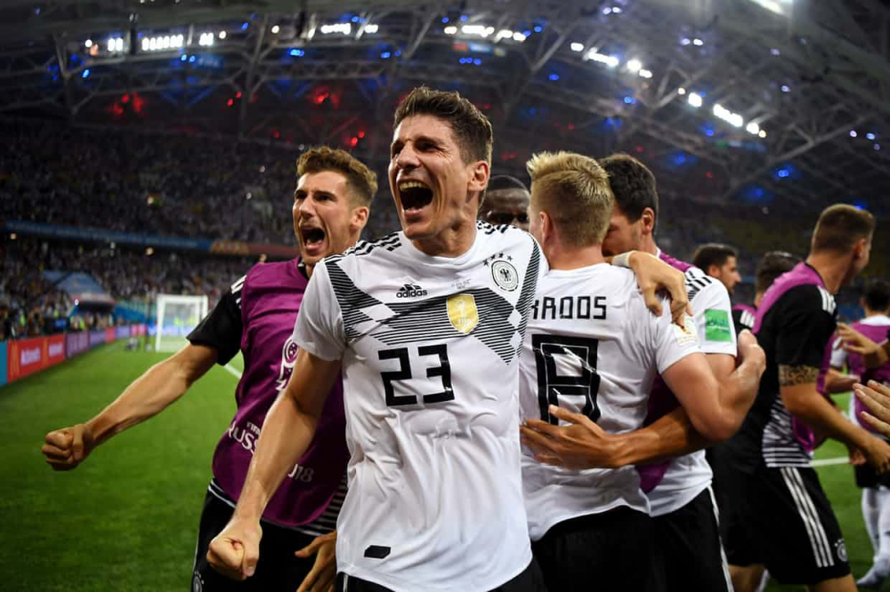 Đội tuyển Đức ăn mừng chiến thắng 