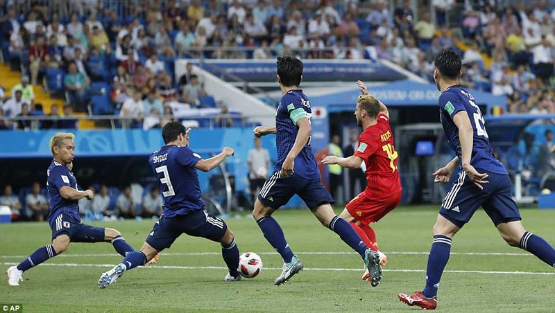 Các cầu thủ Nhật Bản phòng ngự cực kỳ kỷ luật trong 45 phút đầu tiên của hiệp 1.