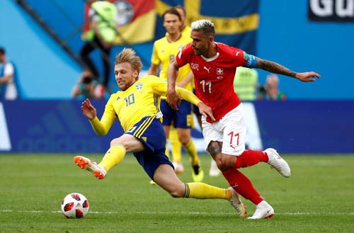 Forsberg (10 - Thụy Điển) ghi bàn thắng duy nhất của trận đấu Ảnh: REUTERS