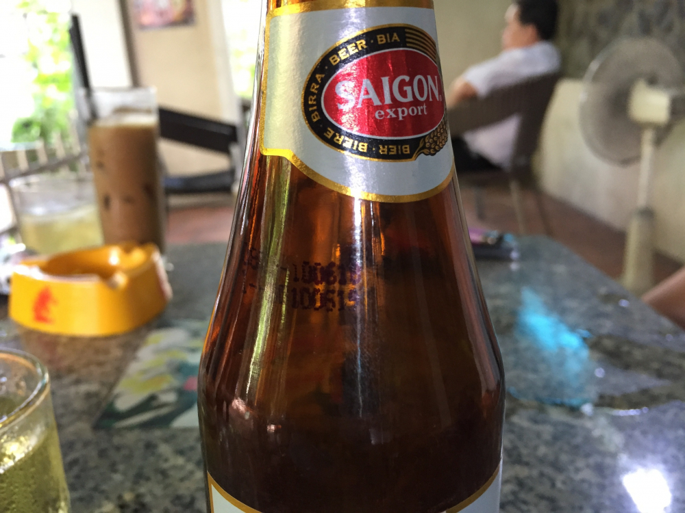 Chai bia Sài Gòn có hạn sử dụng đến 2019.