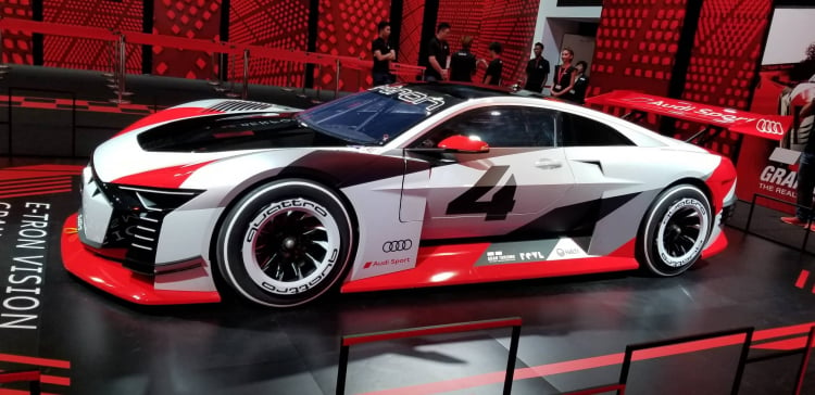  Audi e-tron Vision Gran Turismo, mẫu xe concept đầu tiên được triển khai từ trạm xuất phát tới các đường đua thực    