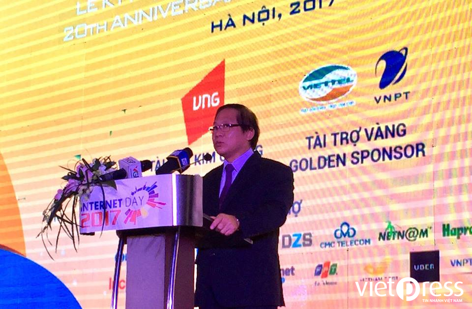 Bộ trưởng Trương Minh Tuấn cho biết Internet đã làm thay đổi cuộc sống của người dân Việt Nam.