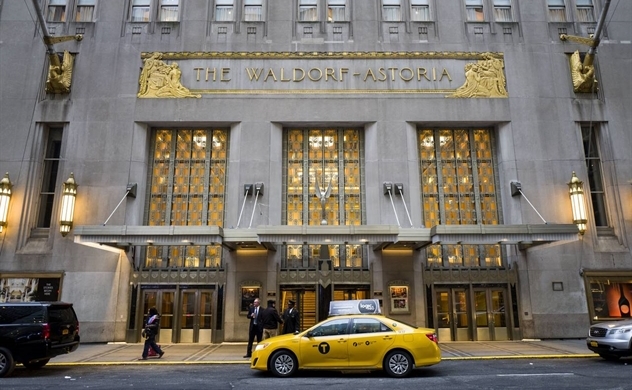 Tòa nhà Waldorf Astoria ở New York của Tập đoàn Anbang. Ảnh: WSJ    