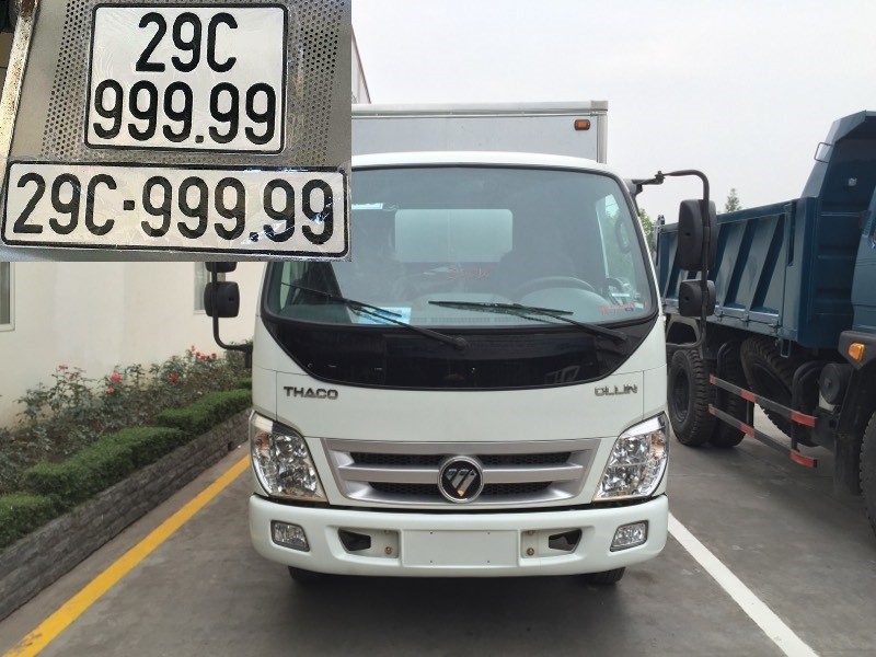 Theo hình ảnh, biển số 29C-999.99 được cấp cho xe tải hiệu Foton do Thaco lắp ráp, sản xuất.