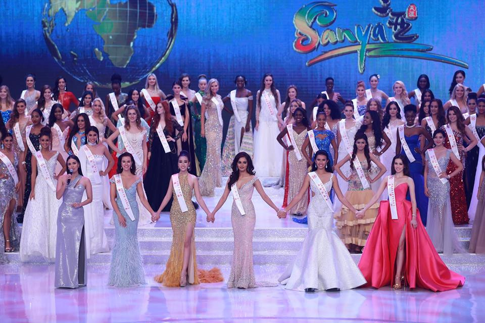 Đỗ Mỹ Linh và 4 thí sinh giành chiến thắng ở hạng mục Dự án nhân ái Ảnh: Miss World