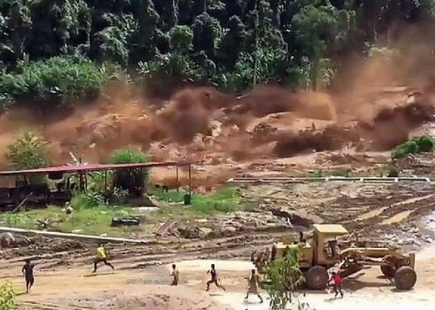 Đập thủy điện Xe Pian-Xe Namnoy ở tỉnh Attapeu, đông nam Lào bị vỡ vào đêm qua 23/7. Ảnh: IT