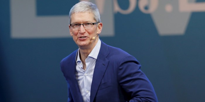 CEO Apple khẳng định giá trị công ty không phải là thước đo duy nhất. Ảnh: Reuters
