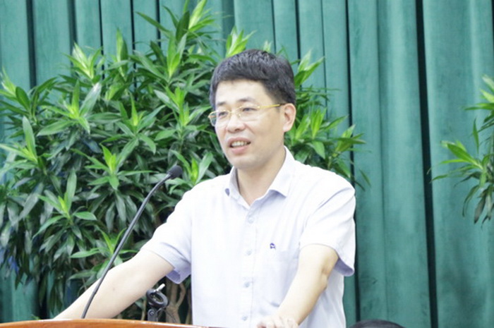 Ông Mai Văn Phấn, Phó Tổng cục trưởng Tổng cục Quản lý đất đai phát biểu tại Hội nghị