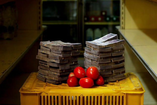 Một kg cà chua có giá 5 triệu Bolivar (vào khoảng 0,76 USD). (Nguồn: Reuters)