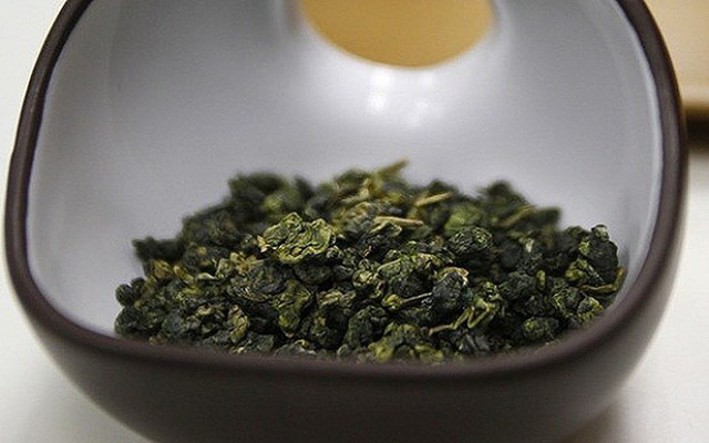 Năm 2005, mức giá cho 20g trà đã lên tới 208.000 NDT, tương đương 10,4 triệu NDT/kg (khoảng 37,4 tỷ VNĐ).    