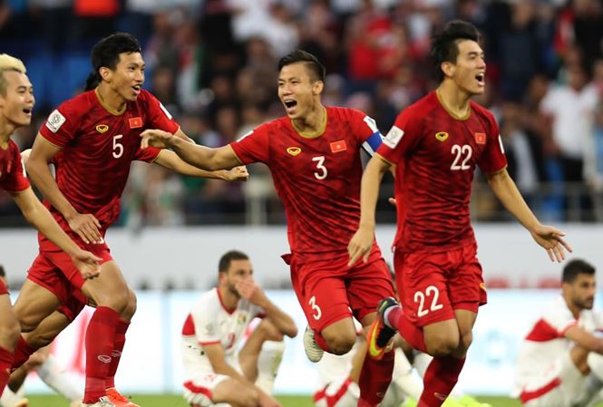 Các cầu thủ Việt Nam ăn mừng chiến thắng trước Jordan  