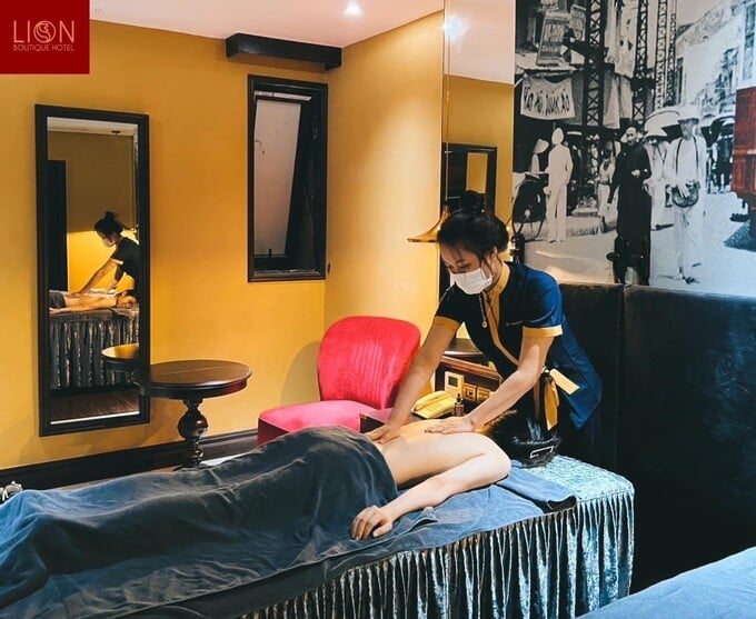 Sau khi tắm bia thủy liệu pháp, khách hàng sẽ được massage bởi những nhân viên có chuyên môn.