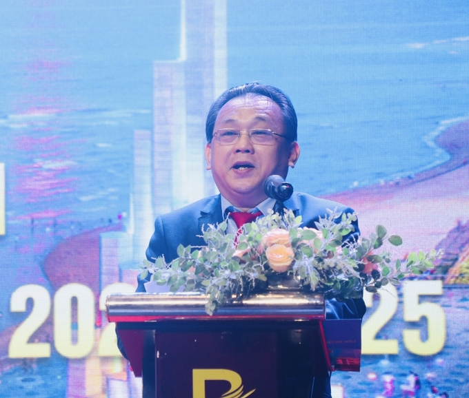 Phó Chủ tịch Thường trực UBND tỉnh Khánh Hòa Lê Hữu Hoàng phát biểu tại hội nghị