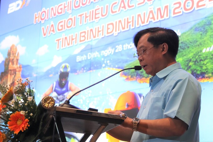 Ông Phạm Văn Thủy - Phó Cục trưởng Cục Du lịch Quốc gia Việt Nam phát biểu tại hội nghị.