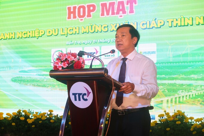 Ông Nguyễn Văn Trung chia sẻ những dự án sắp diễn ra trong năm 2024 tại buổi họp mặt.