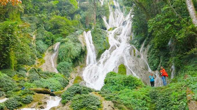 Có dịp ghé thăm Sìn Hồ, du khách không nên bỏ lỡ cơ hội ngắm vẻ đẹp thác Nậm Lúc (xã Phăng Sô Lin, huyện Sìn Hồ)