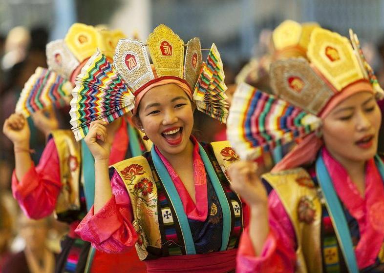 Lễ hội Losar kéo dài trong 15 ngày dịp Đông chí, từ khoảng ngày 8-30/12.