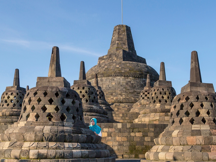 Borobudur là một trong những ngôi đền cũng như di tích Phật giáo lớn nhất thế giới - Ảnh: Internet