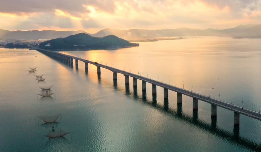 Công trình cầu Thị Nại (Quy Nhơn), dài gần 7 km, hiện là cây cầu vượt biển dài nhất Việt Nam. Ảnh: Internet