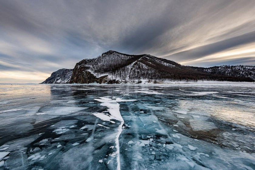 Vẻ đẹp mùa Đông băng giá trên hồ Baikal của nước Nga. (Ảnh: Sergey Pesterev/ WikiMedia)
