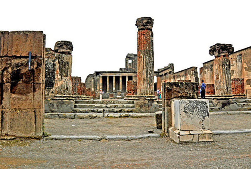 Từ lâu tàn tích thành cổ Pompeii đã trở thành một trong những điểm đến cuốn hút nhất của Italy, thu hút khoảng 2,5 triệu du khách mỗi năm. (Ảnh: Dennis Jarvis)