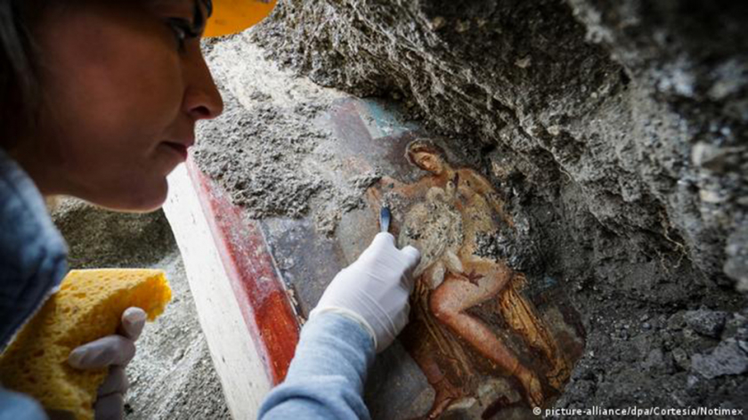 Các nhà khảo cổ phát hiện một Fresco (bích họa) trong một phòng ngủ của ngôi nhà ở thành cổ Pompeii, mô tả cảnh ái ân 
