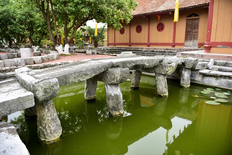 Khung cảnh hữu tình của chùa Đồng Ngọ.