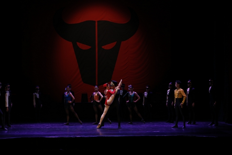 Ballet Carmen là một trong những vở diễn ăn khách nhất của HBSO.
