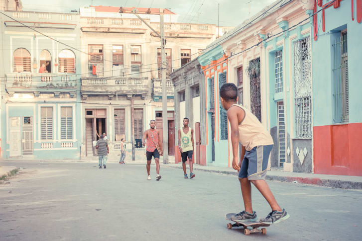 Những tấm hình của Helene Havard mô tả một thủ đô Cuba mơ mộng trong sắc pastel