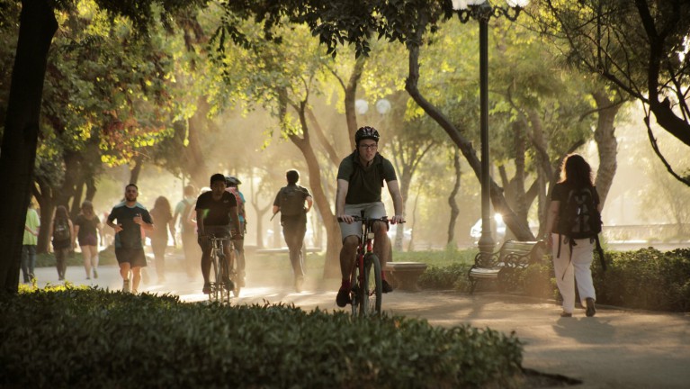 Những người đạp xe ở Santiago, Chile có một hệ thống đường riêng