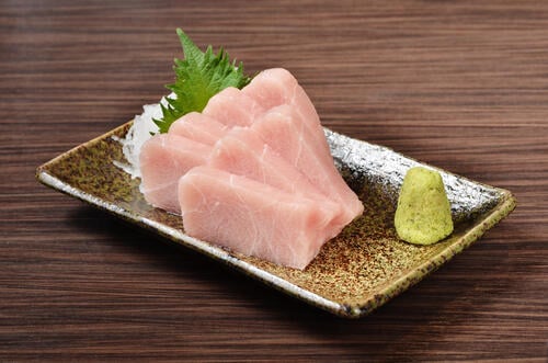 Món sashimi cá kiếm